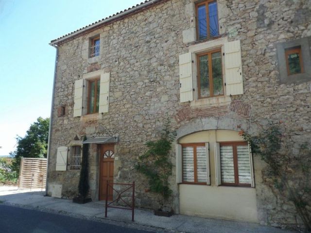 House With 3 Apartments Income Of..