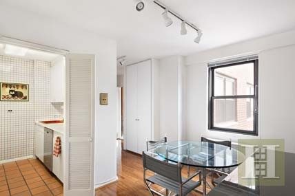 3 bedroom Apartment For Sale: 200 EAST.. - 2