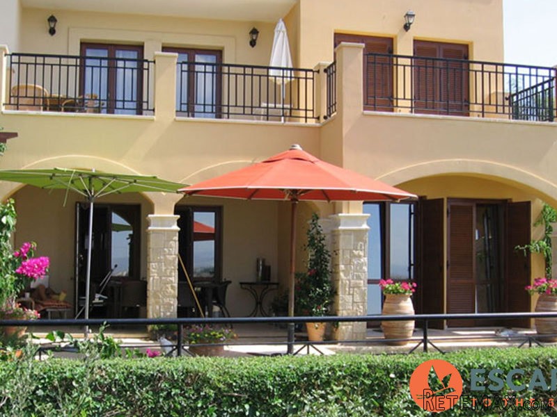Luxury Apartment In Theseus Village