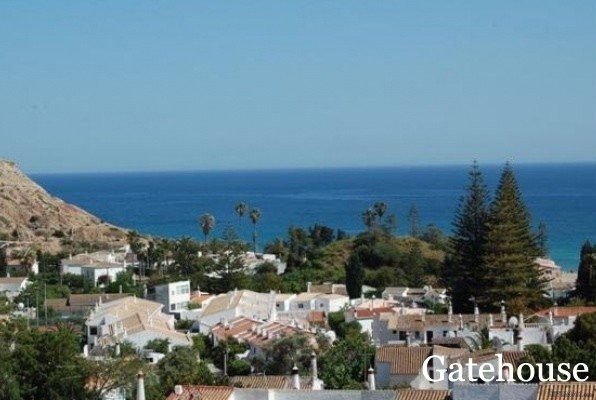 Top Floor 2 Bed Apartment With Sea..
