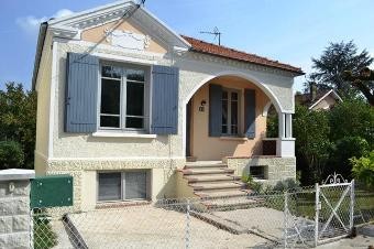 Very Pretty 1900's House That Is Close..