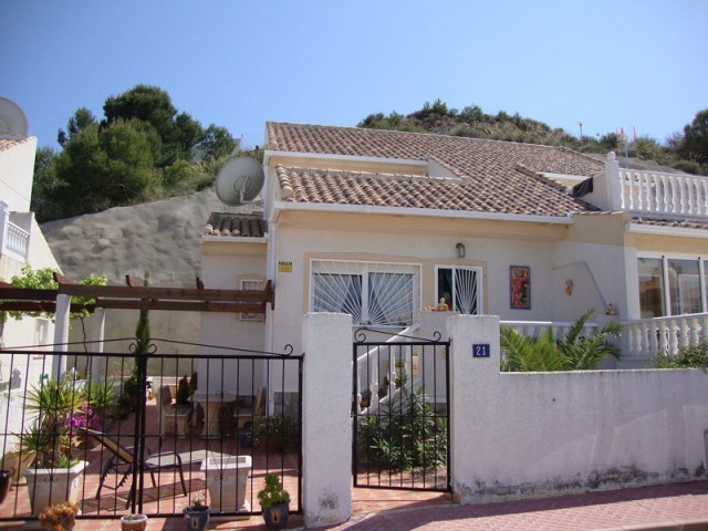 2 Bedrooms - Semi Detached - Alicante -..