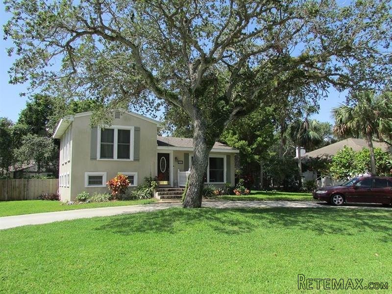 4 bedroom House For Sale: 936 Tulip.. - 2