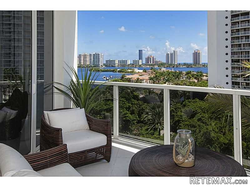 3 bedroom Flat For Sale: 4100 Island.. - 2