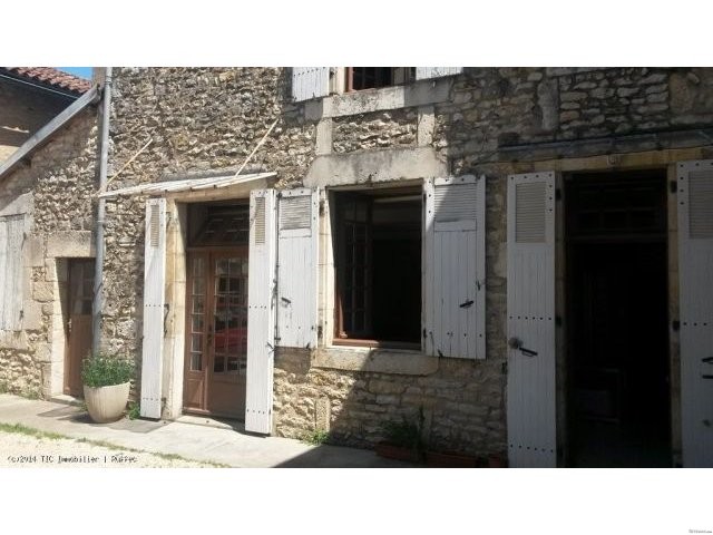 Character 7 bedroomed property - Close..