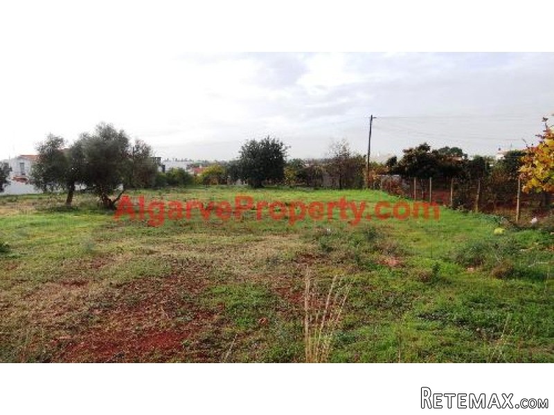Plot For Sale in Vale Formoso