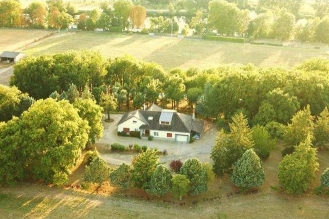 House For Sale: 86100 CHATELLERAULT - 2
