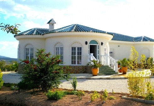 LUXURY VILLA LUCIA