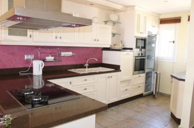 Town House - Excellent Investment.. - 2