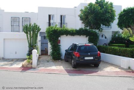 3 bedroom townhouse 300 metres from..