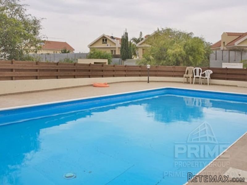 2 Bedrooms - Garden Apartment -..