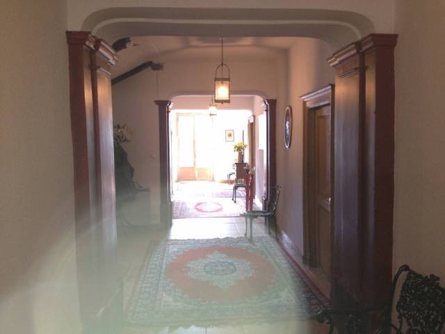 Great Investment Opportunity: House.. - 2
