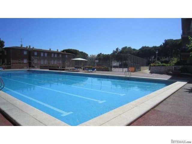 APARTMENT WITH POOL CLOSE TO THE CENTER..