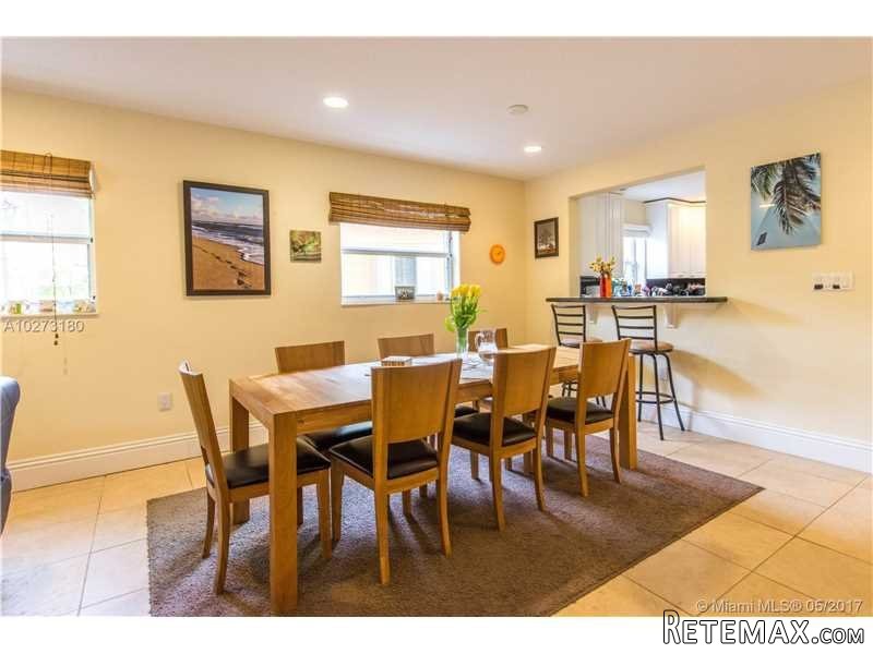 3 bedroom Town House For Sale: 3140.. - 2