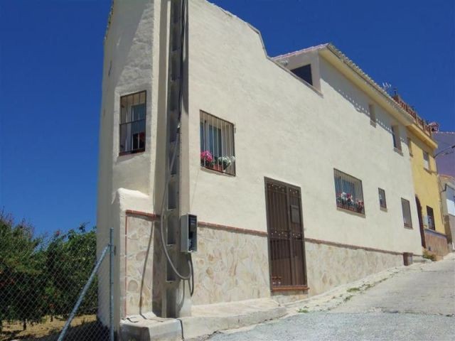Town House - Stunning modern townhouse..