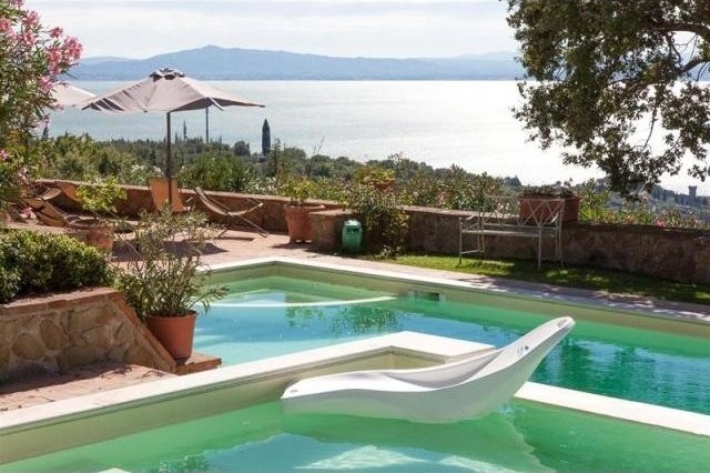 12 bedroom House For Sale: Umbria..