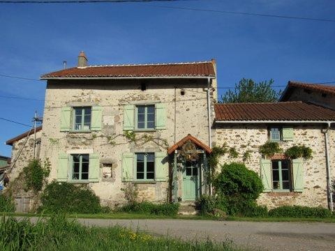 5 Bedroom Farm House For Sale