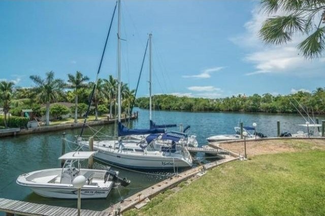 2 bedroom Flat For Sale: 6901 EDGEWATER..