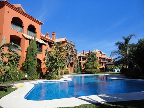 APARTMENT FOR SALE IN CALAHONDA - 2