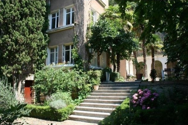 8 bedroom Town House For Sale: 86000..