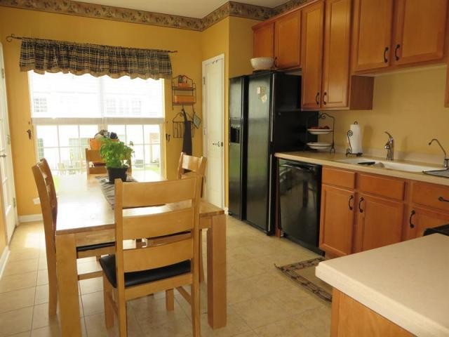 3 bedroom Condominium For Sale:.. - 2