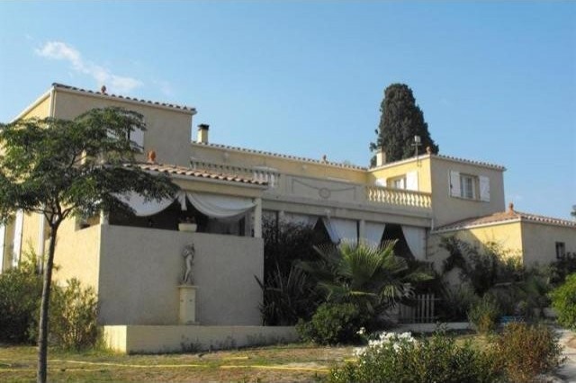 8 bedroom Villa For Sale: 34500 BEZIERS - 2