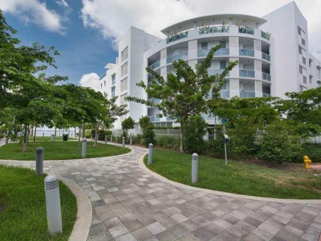 2 bedroom Flat For Sale: 1910 BAY DR #..
