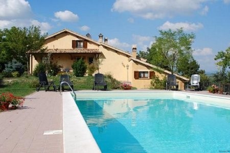 Five Bedroom House With Pool