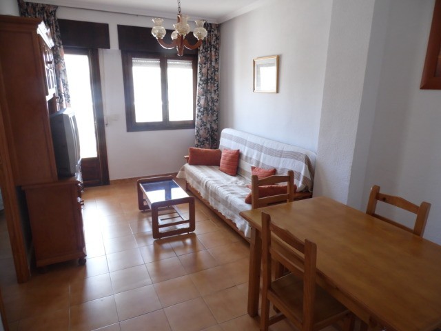 2 Bed 1 Bath 3FF 300m from the beach - 2