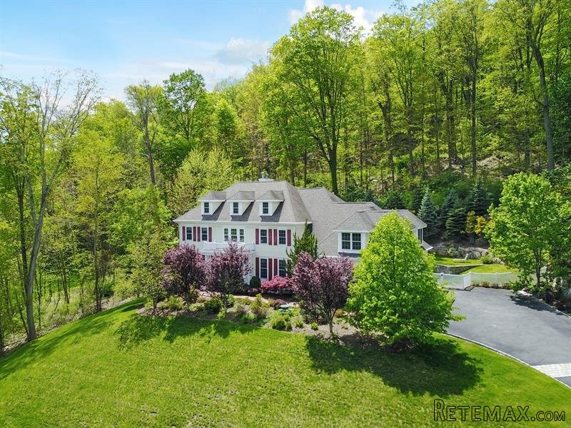 4 bedroom House For Sale: 2677 Deer..
