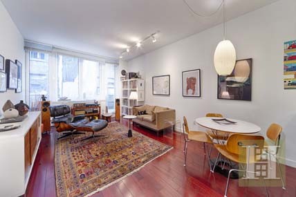 2 bedroom Apartment For Sale: 125 WEST..