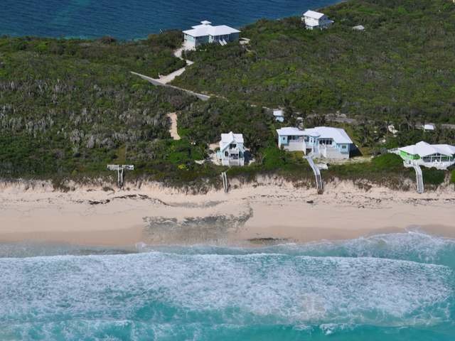 Singlefamilyvacant - Claire's Beach one.. - 2
