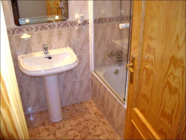 Spacious Apartment in Centre of Los.. - 2