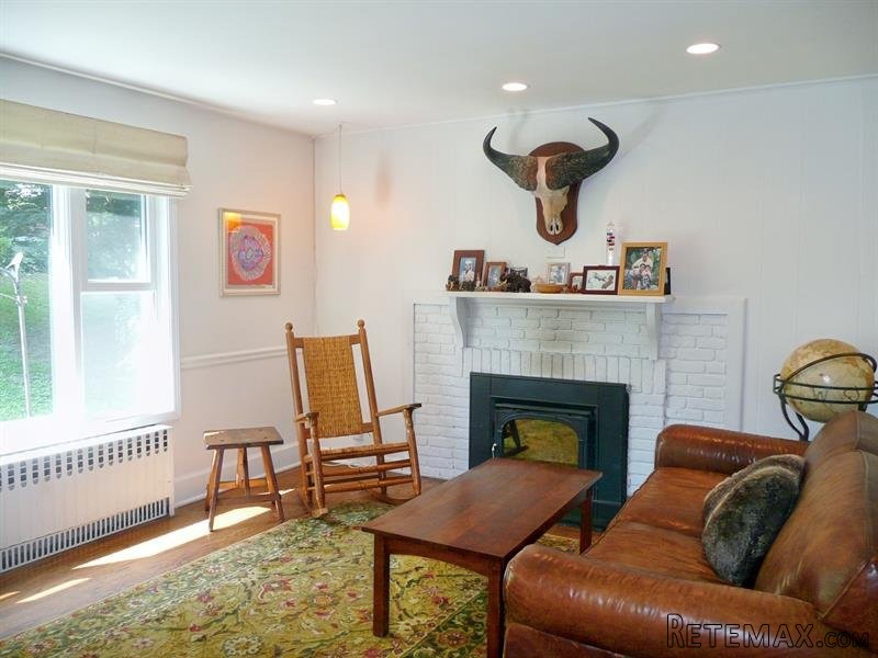 3 bedroom House For Sale: 38 Sunset.. - 2