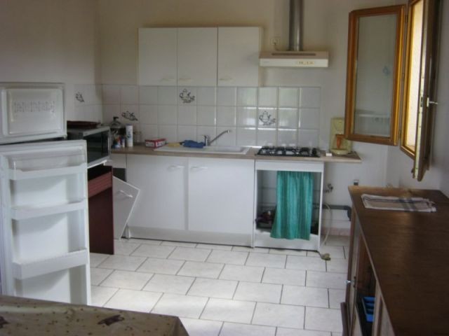 3 beds single storey house with.. - 2