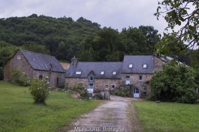 4 bedroom House For Sale: 56480..