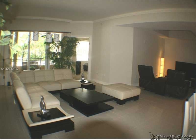 2 bedroom Flat For Sale: 16101 Emerald.. - 2