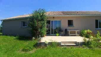 This Modern House Comprises 3 Bedrooms.. - 2