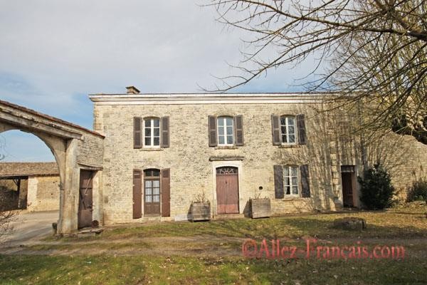 Melleran (79) - For sale : Distinctive..