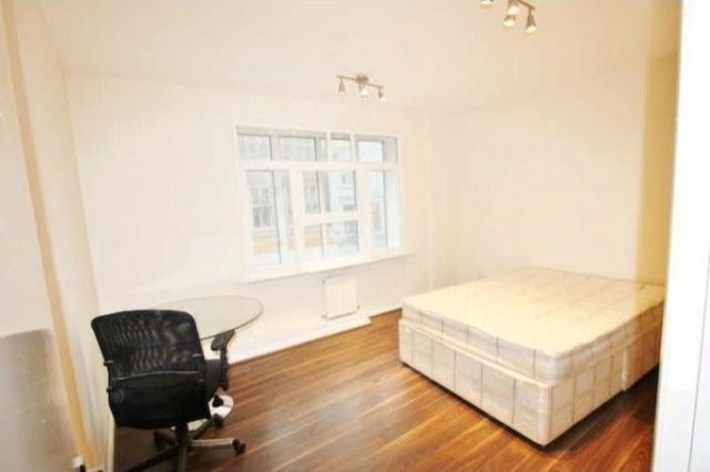 2 Bed Flat/Apartment To Let in London