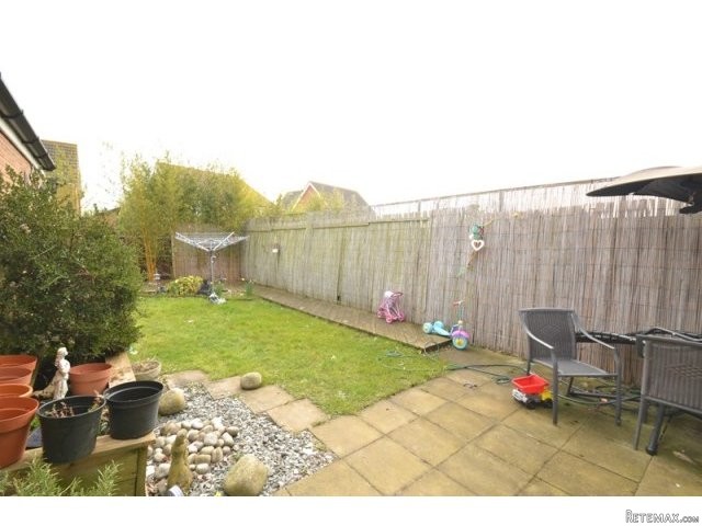 3 bedroom house in Halfway, SHEERNESS