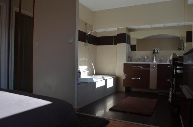 Penultimate floor three bed in Cimiez