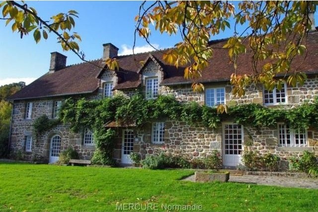 5 bedroom Character For Sale: 61100..