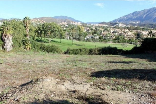 Fantastic Front Line Plot Overlooking..