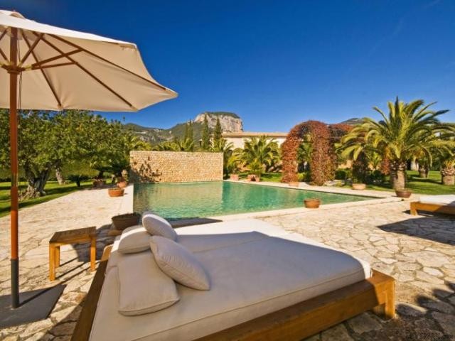 Luxury and exclusivity in a peaceful..