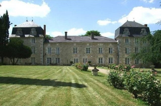 20 bedroom Castle For Sale: 16000..