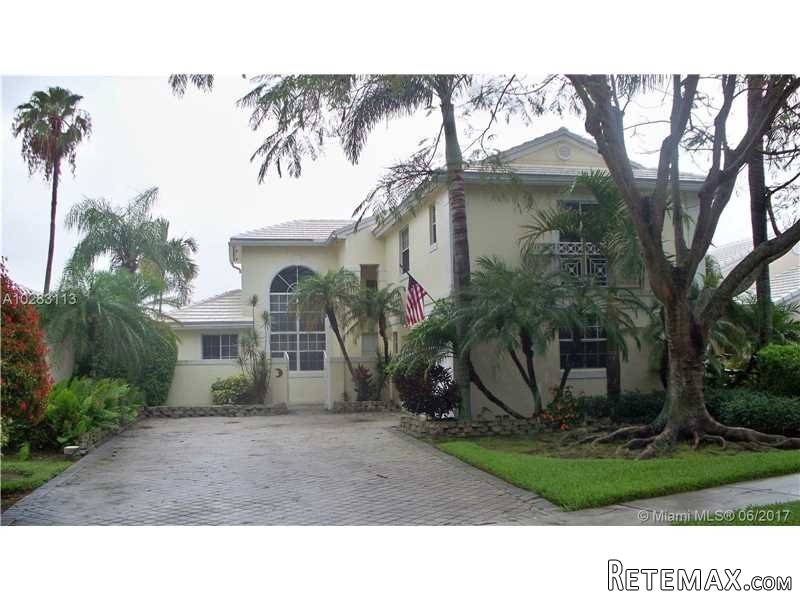 3 bedroom House For Sale: 1081 Wilshire..