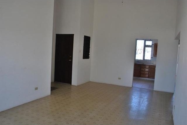 5 bedroom Property For Sale: Kingsland.. - 2