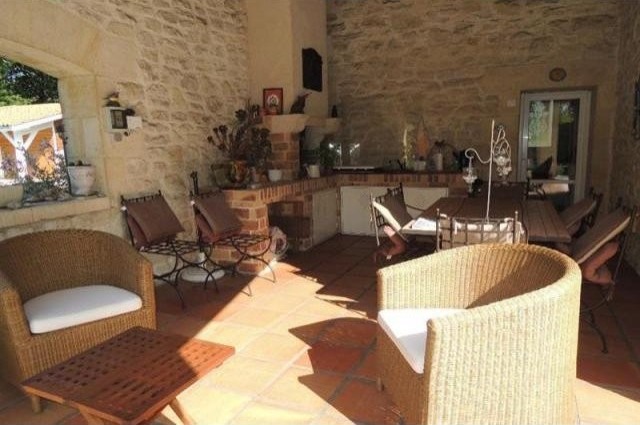 House For Sale: 33000 BORDEAUX - 2