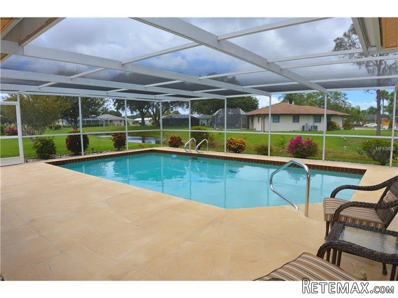 3 bedroom House For Sale: 959 E Douglas.. - 2
